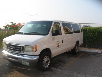 RENTA DE CAMIONETA FORD ECONOLINE 15 PAX CON CHOFER (Transportaci�n, Mensajer�a y Paqueter�a), en Mazatlan, SINALOA